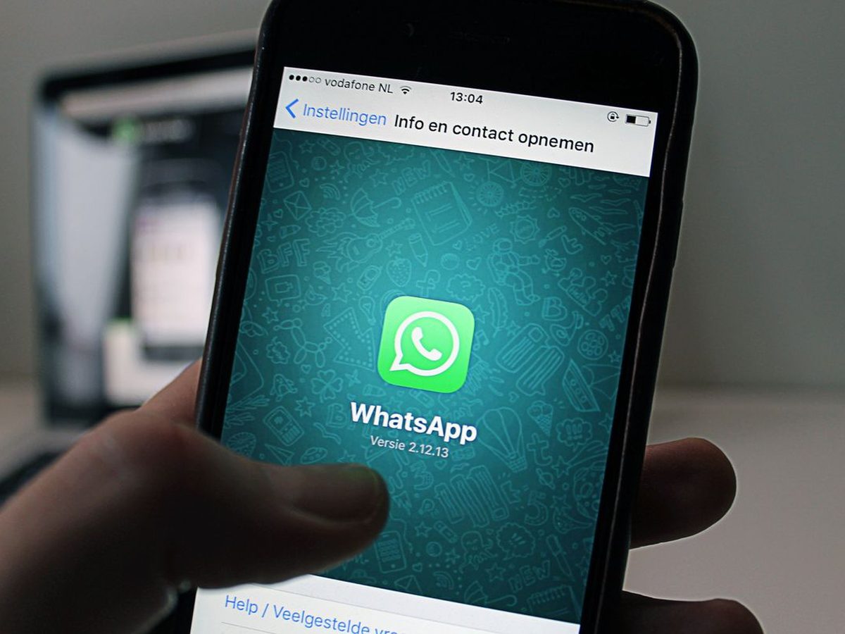 WhatsApp Business chat showing an automated order confirmation flow